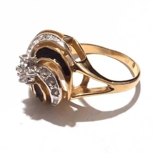 Vintage Gold Tone Black Enamel and Rhinestone Swirl Fashion Ring Size 7 1/4 - Picture 3 of 6